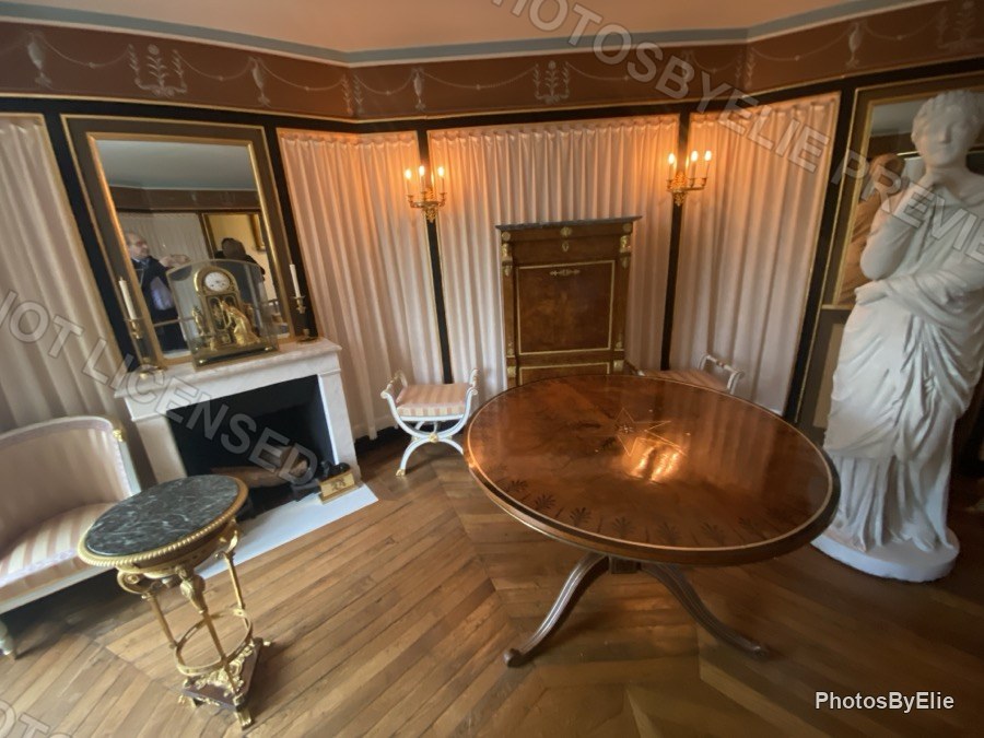 Musee de la Malmaison interior room